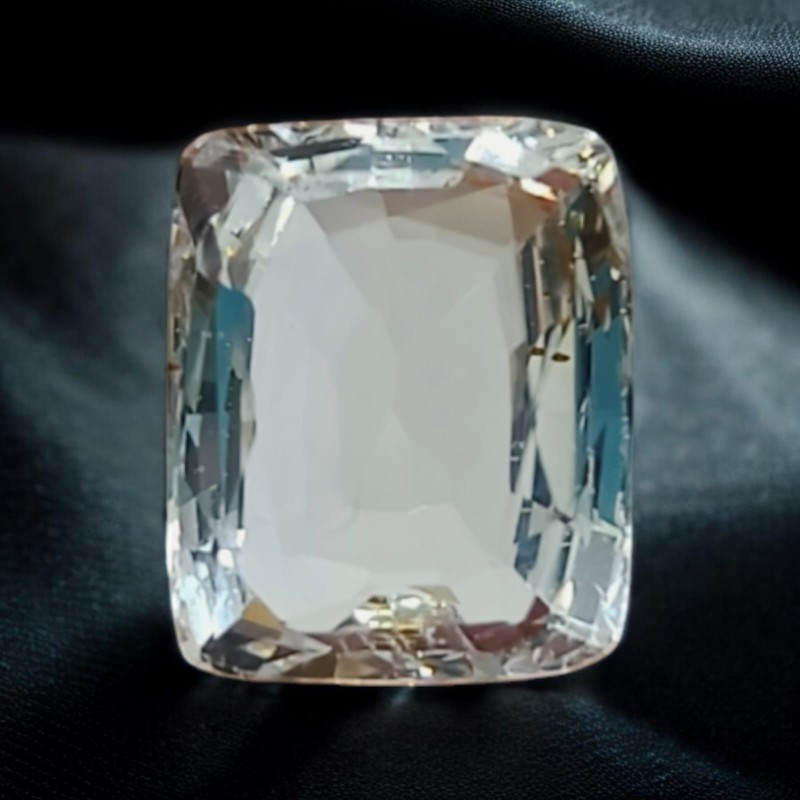 3.85 Ct IGI Certified Unheated Untreated Natural Premium White Sapphire 3.85 Ct IGI Certified Unheated Untreated Natural Premium White Sapphire