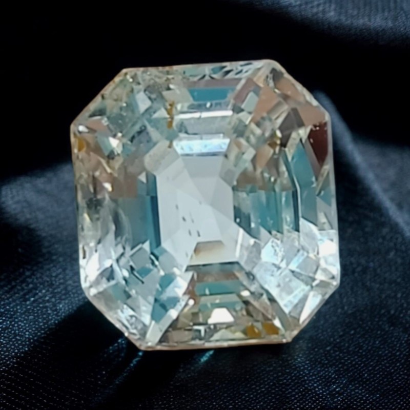 4.93 Ct IGI Certified Unheated Untreated Natural Ceylon White Sapphire AA 4.93 Ct IGI Certified Unheated Untreated Natural Ceylon White Sapphire AA