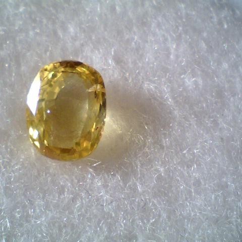 2.25 Ct Unheated Untreated Natural Ceylon Yellow Sapphire Guru 2.25 Ct Unheated Untreated Natural Ceylon Yellow Sapphire Guru