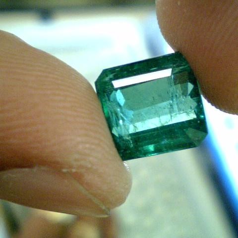 4.60 CT UNTREATED NATURAL ZAMBIAN EMERALD,HIGH COLOUR VVS2