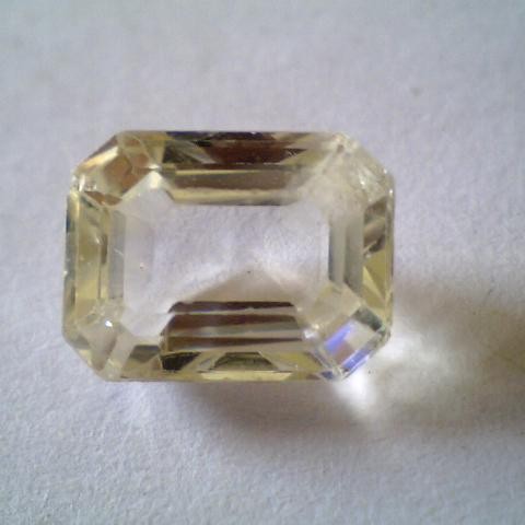 5 ct Unheated untreated natural verylight ceylon yellow sapphire 5 ct Unheated untreated natural verylight ceylon yellow sapphire