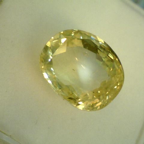 5.19 CARAT UNHEATED UNTREATED VVS CEYLON NATURAL YELLOW SAPPHIRE 5.19 CARAT UNHEATED UNTREATED VVS CEYLON NATURAL YELLOW SAPPHIRE