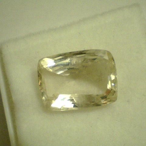 6.3 Ct Unheated Untreated Natural Yellow Tint White Sapphire A++ 6.3 Ct Unheated Untreated Natural Yellow Tint White Sapphire A++