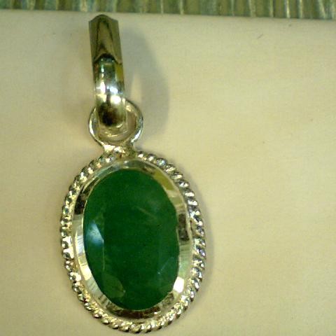 4.25 Ct Natural Emerald Studded In Silver Pendant