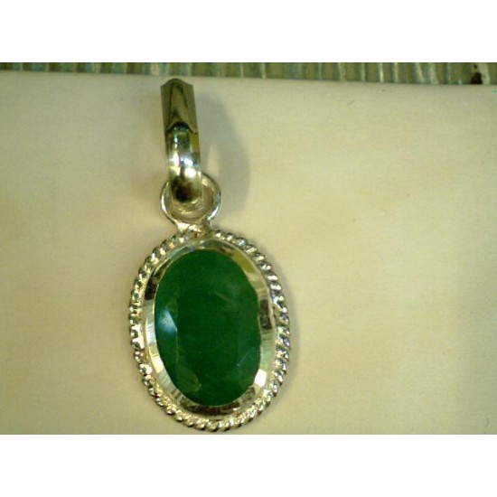 4.25 Ct Natural Emerald Studded In Silver Pendant
