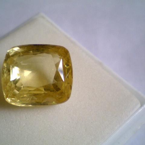 6.32 CARAT UNHEATED UNTREATED NATURAL CEYLON YELLOW SAPPHIRE A++ 6.32 CARAT UNHEATED UNTREATED NATURAL CEYLON YELLOW SAPPHIRE A++