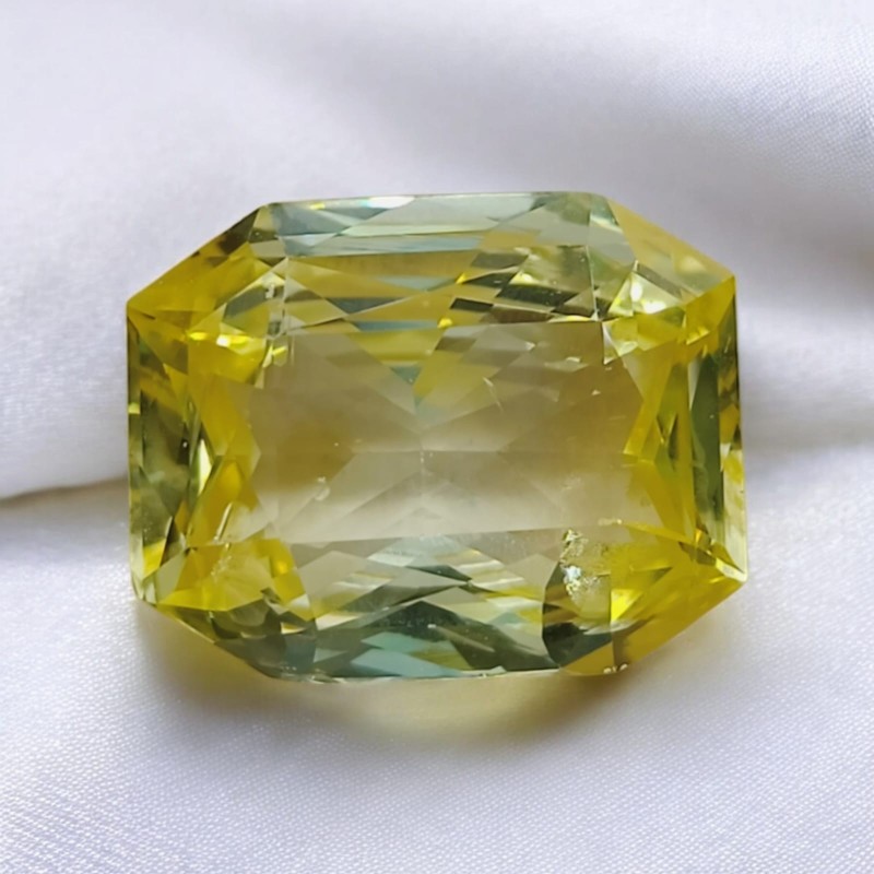 Huge 16.65 Ct Unheated Untreated Natural Ceylon Yellow Sapphire AAA Huge 16.65 Ct Unheated Untreated Natural Ceylon Yellow Sapphire AAA